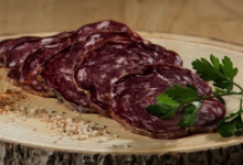 Charcuterie Commenges. Rosette pur filet tranchée